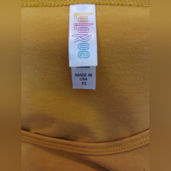 🤍 EUC LuLaRoe Yellow Short Sleeve Tunic Top Size XS - Picture 2 of 5